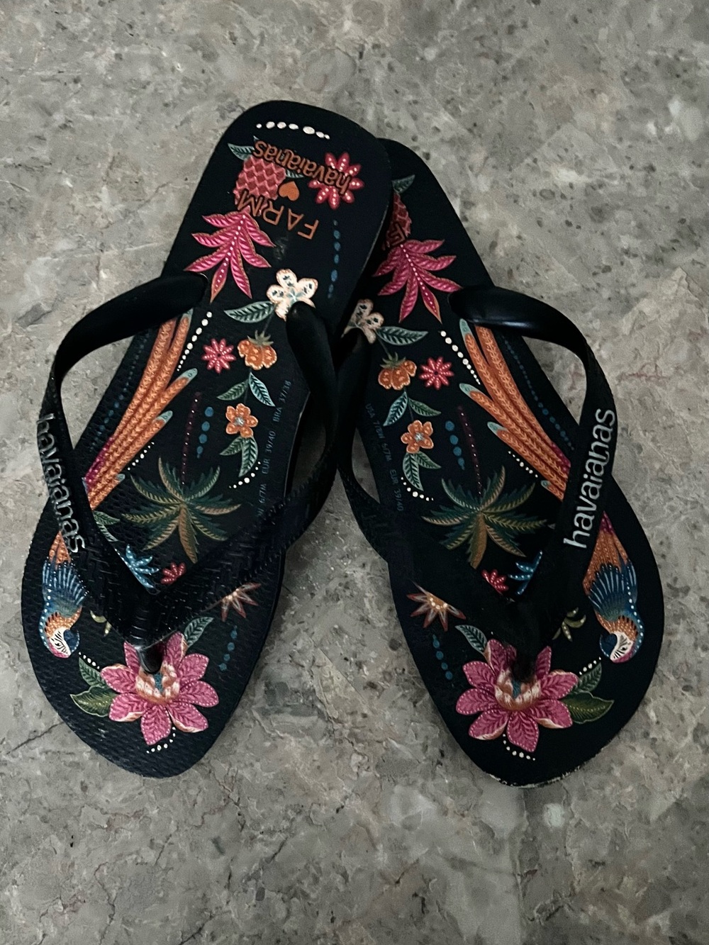 Havaianas Black Tropical Floral Flip Flops